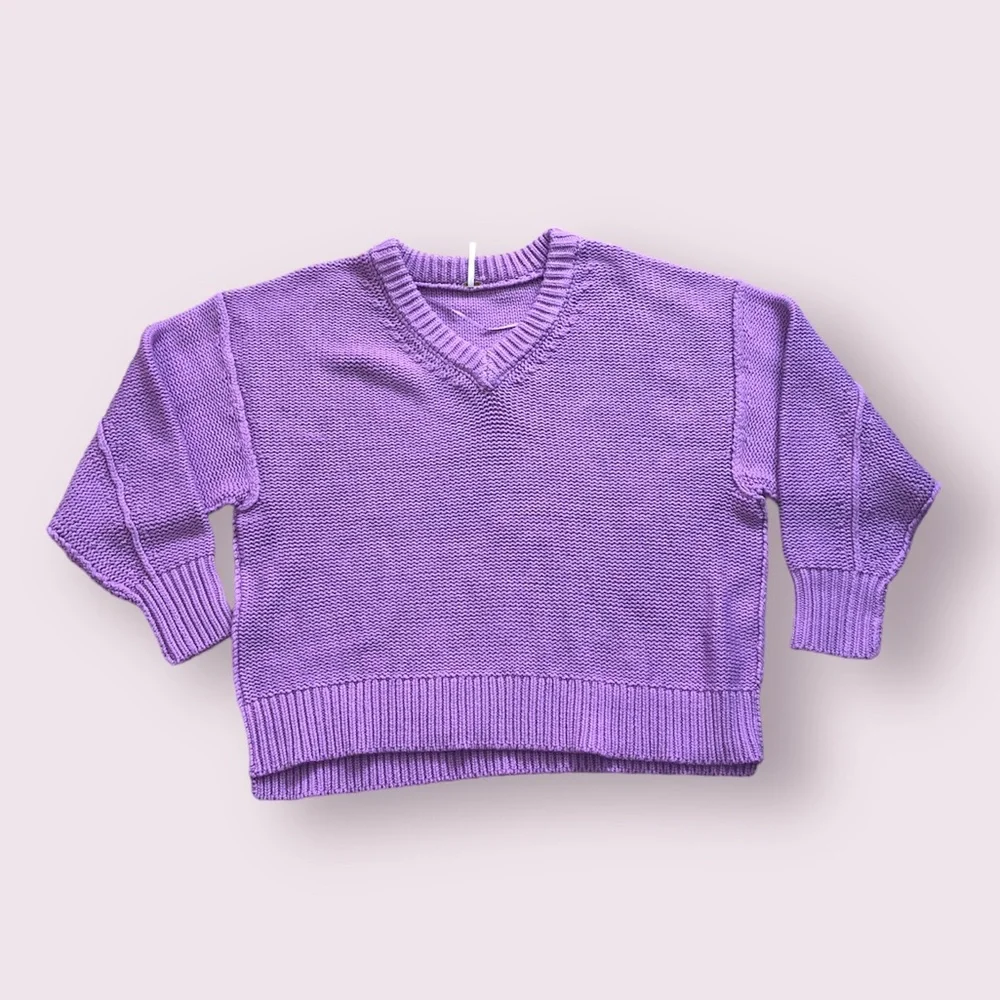 NWOT Alli V-Neck sweater by Free People in size XS